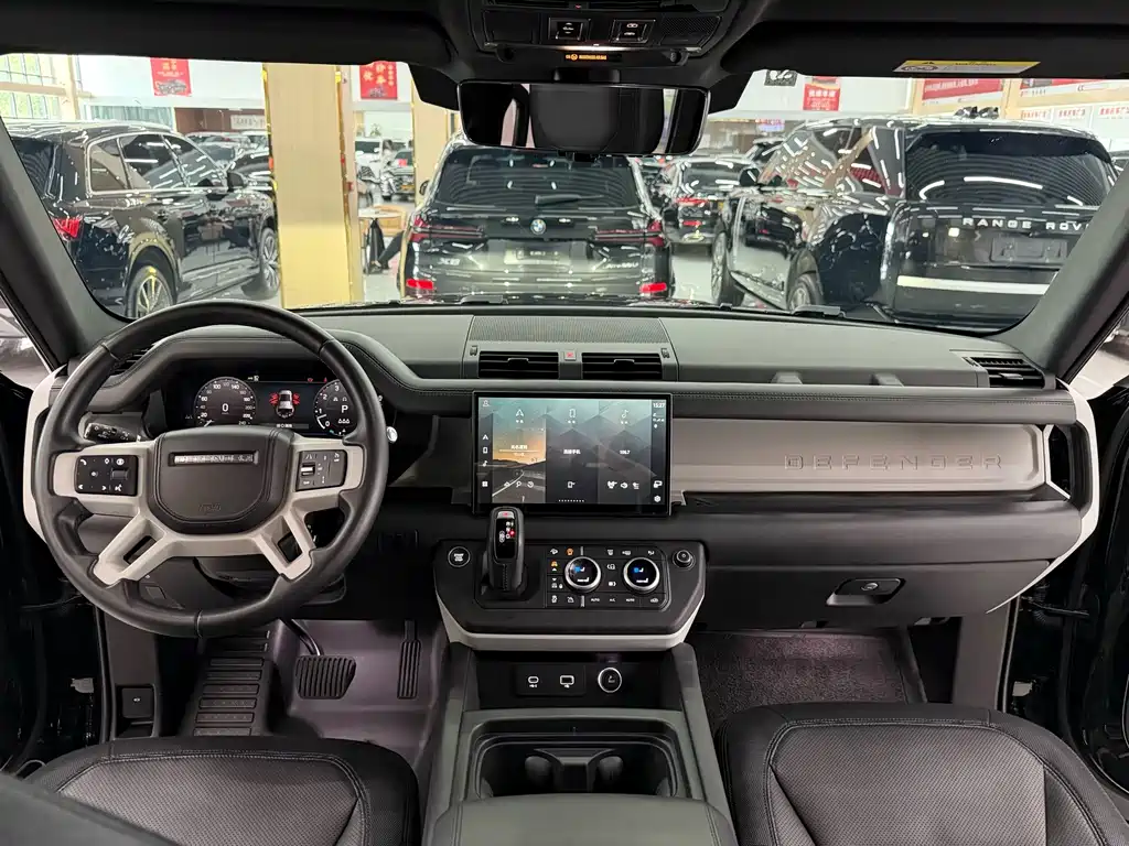 Land Rover Defender 2024 — фото 13