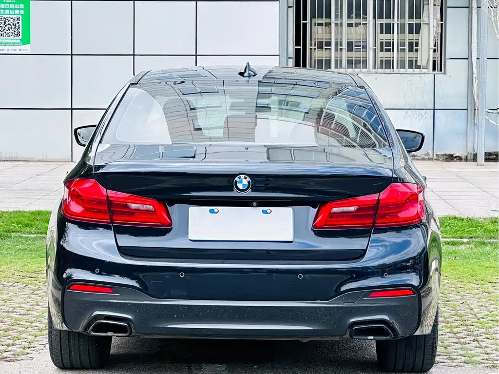 BMW 5 Series 2019 — фото 14