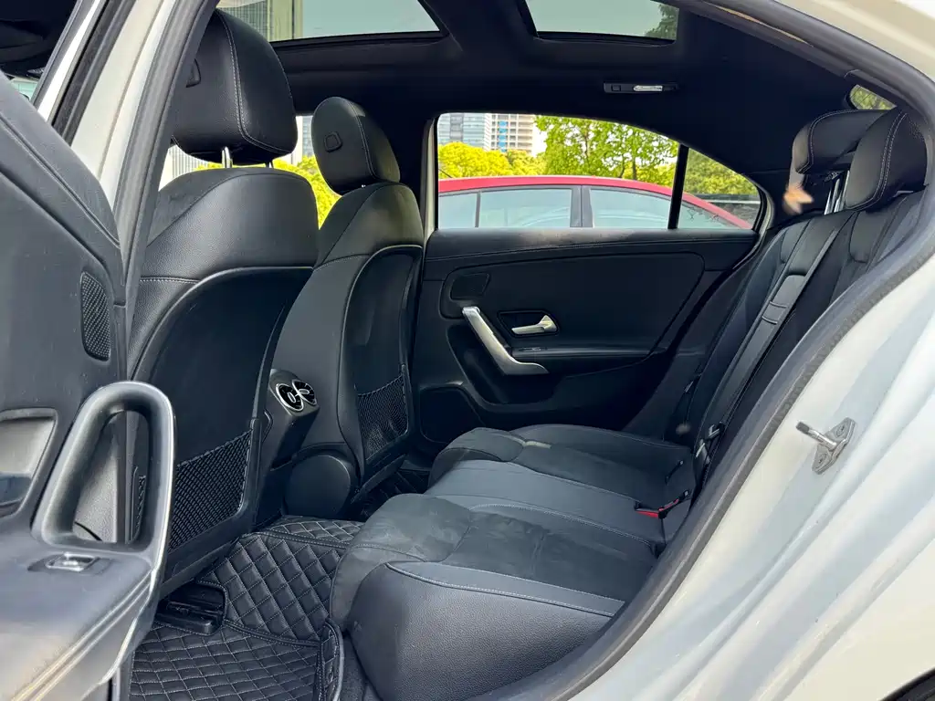 Mercedes-Benz A-Class 2020 — фото 12