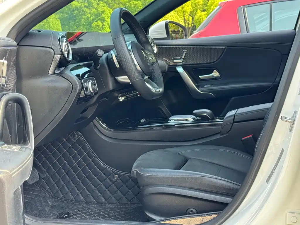 Mercedes-Benz A-Class 2020 — фото 15