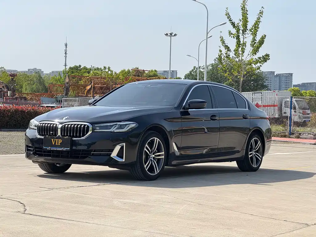 BMW 5 Series 2023 — фото 1