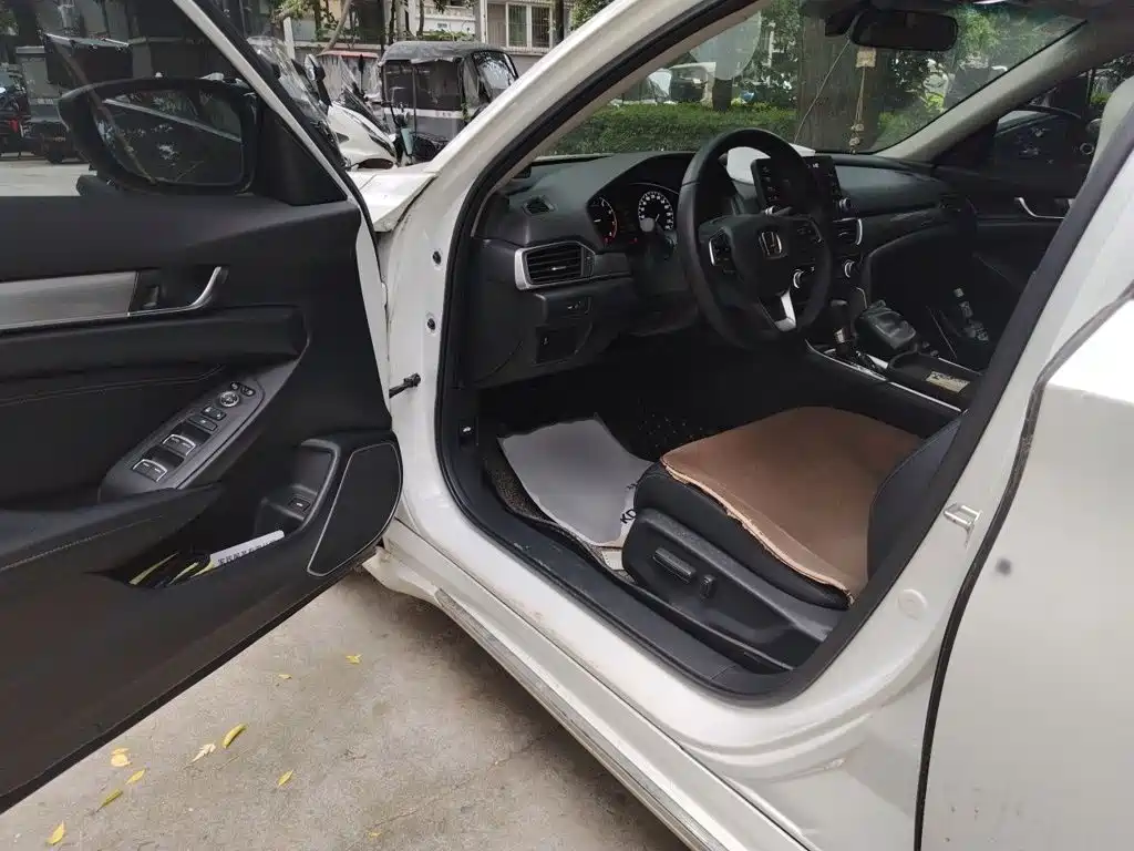 Honda Accord 2018 — фото 14