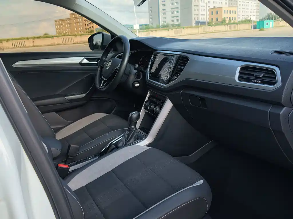 Volkswagen T-Roc 2023 — фото 21