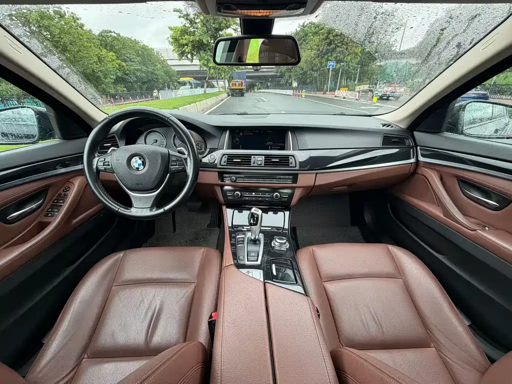BMW 5 Series 2015 — фото 9
