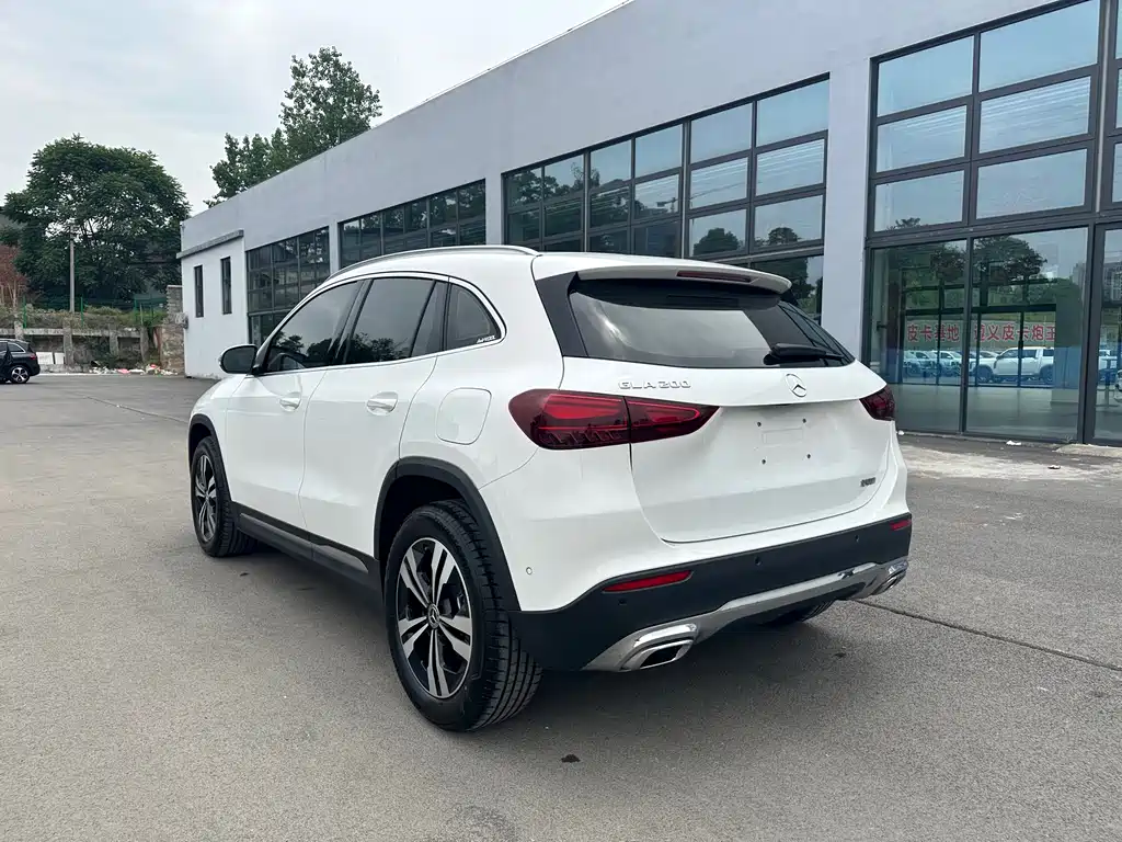 Mercedes-Benz GLA 2024 — фото 9