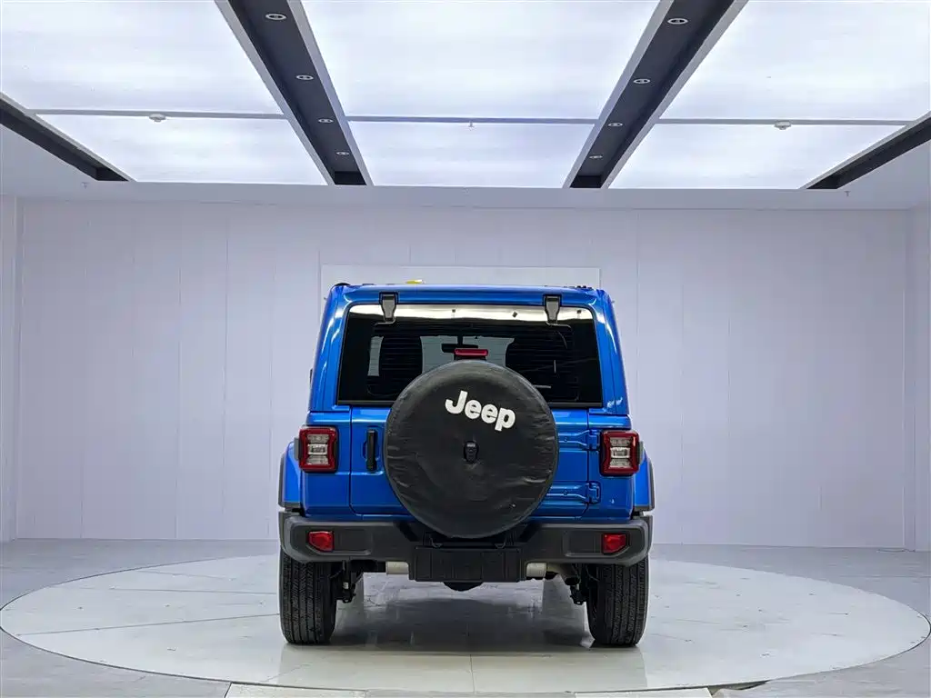 Jeep Wrangler 2023 — фото 6