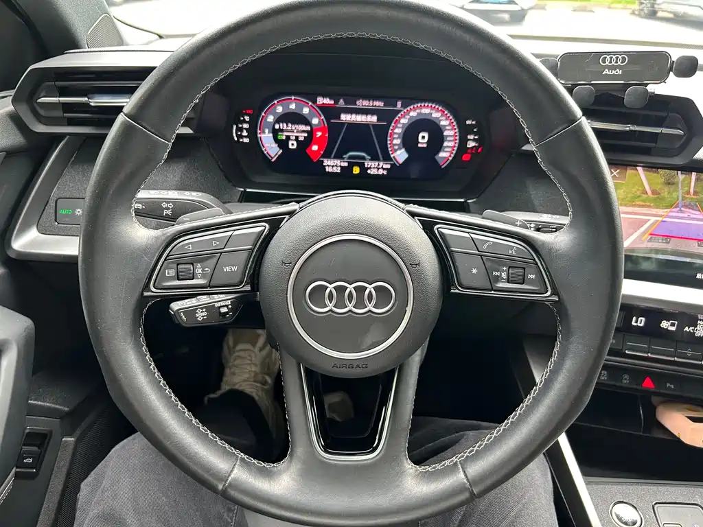 Audi A3 2023 — фото 12
