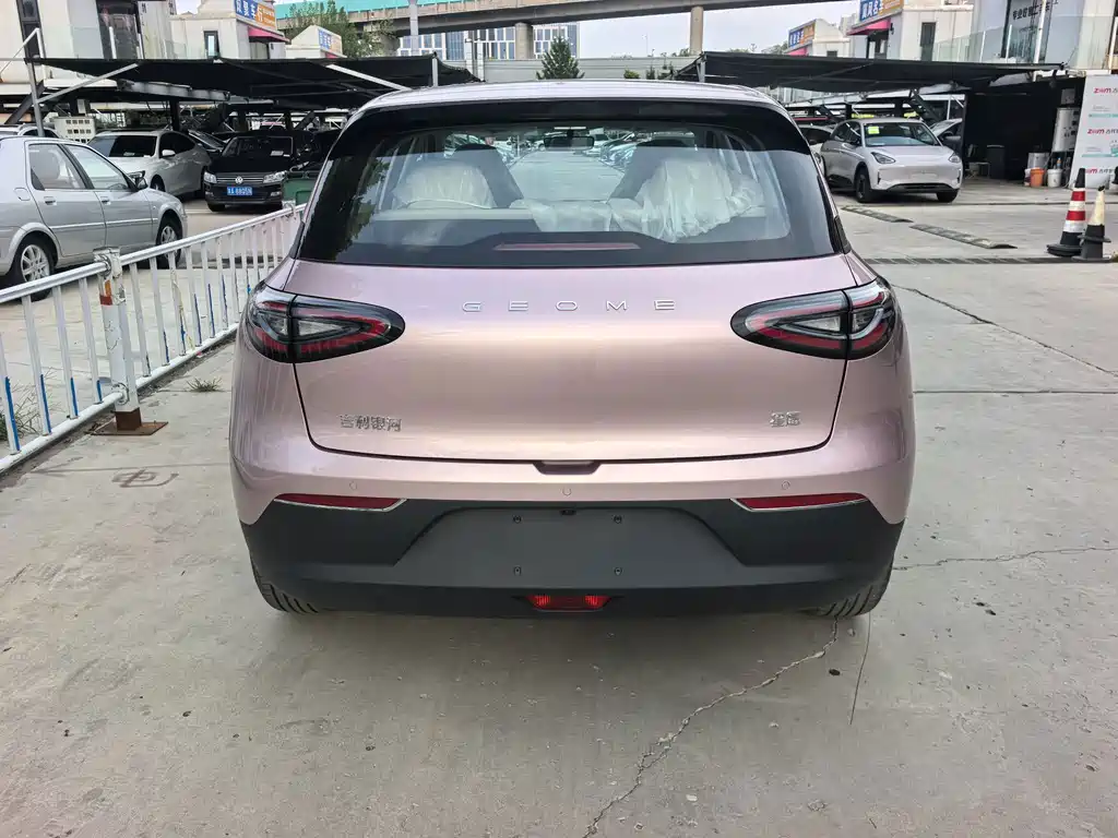 Geely Galaxy Starwish 2026 — фото 10