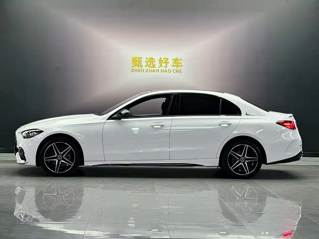 Mercedes-Benz C-Class 2023 — фото 3