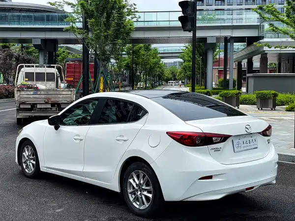 Mazda 3 Axela 2014