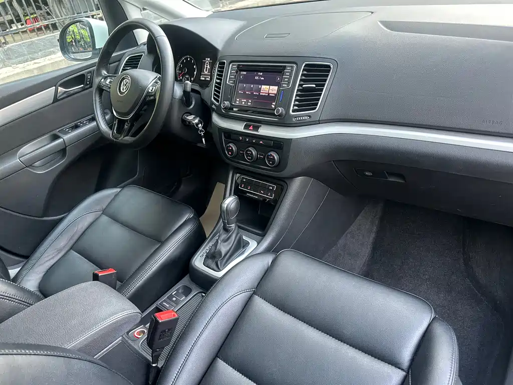 Volkswagen Sharan 2018 — фото 15
