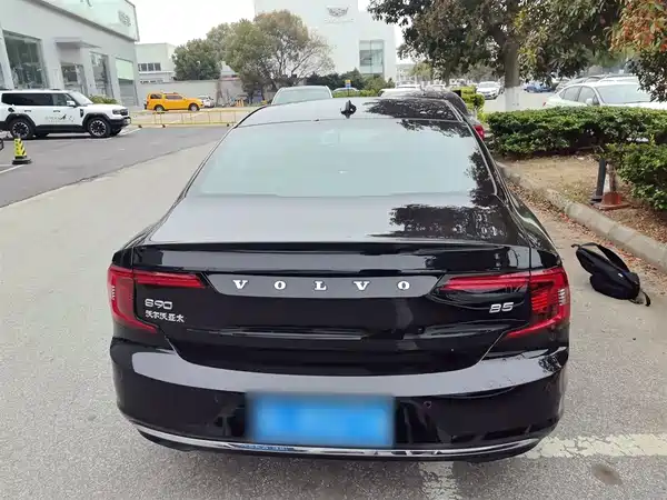 Volvo S90 2025