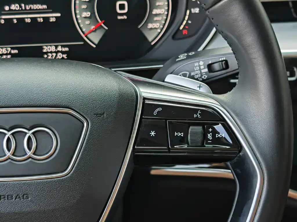Audi A8 2020 — фото 18