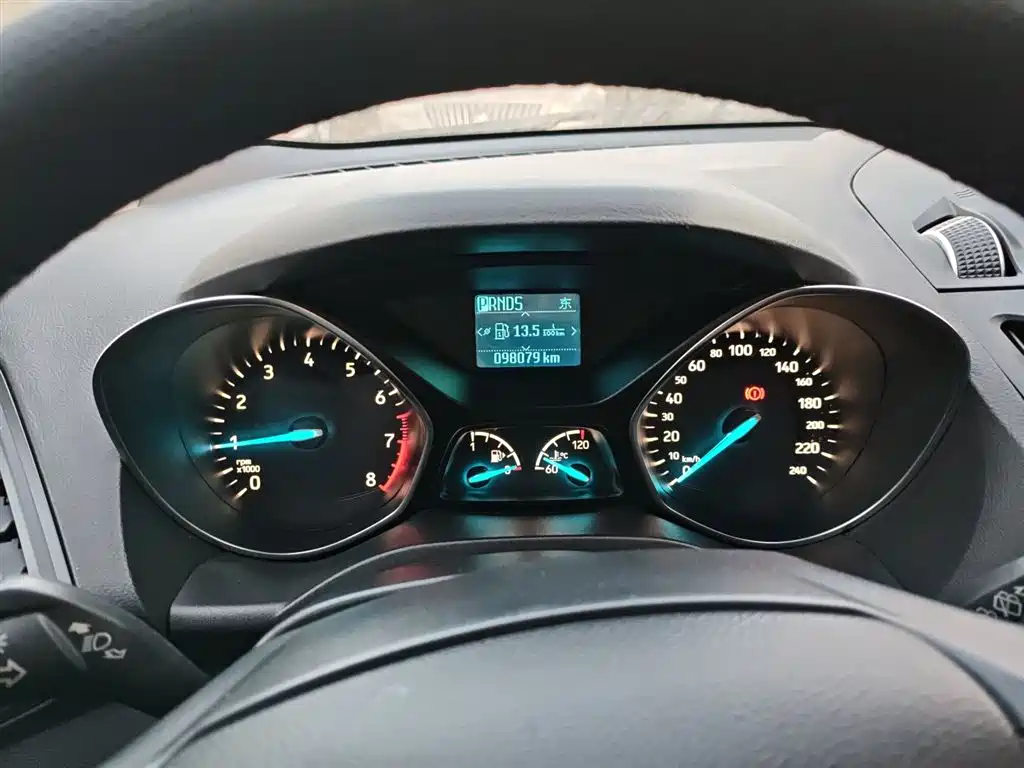 Ford Kuga 2018 — фото 12