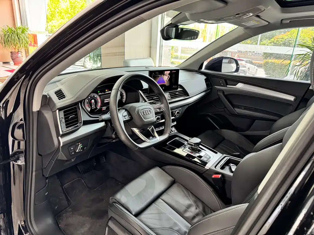 Audi Q5L 2023 — фото 10