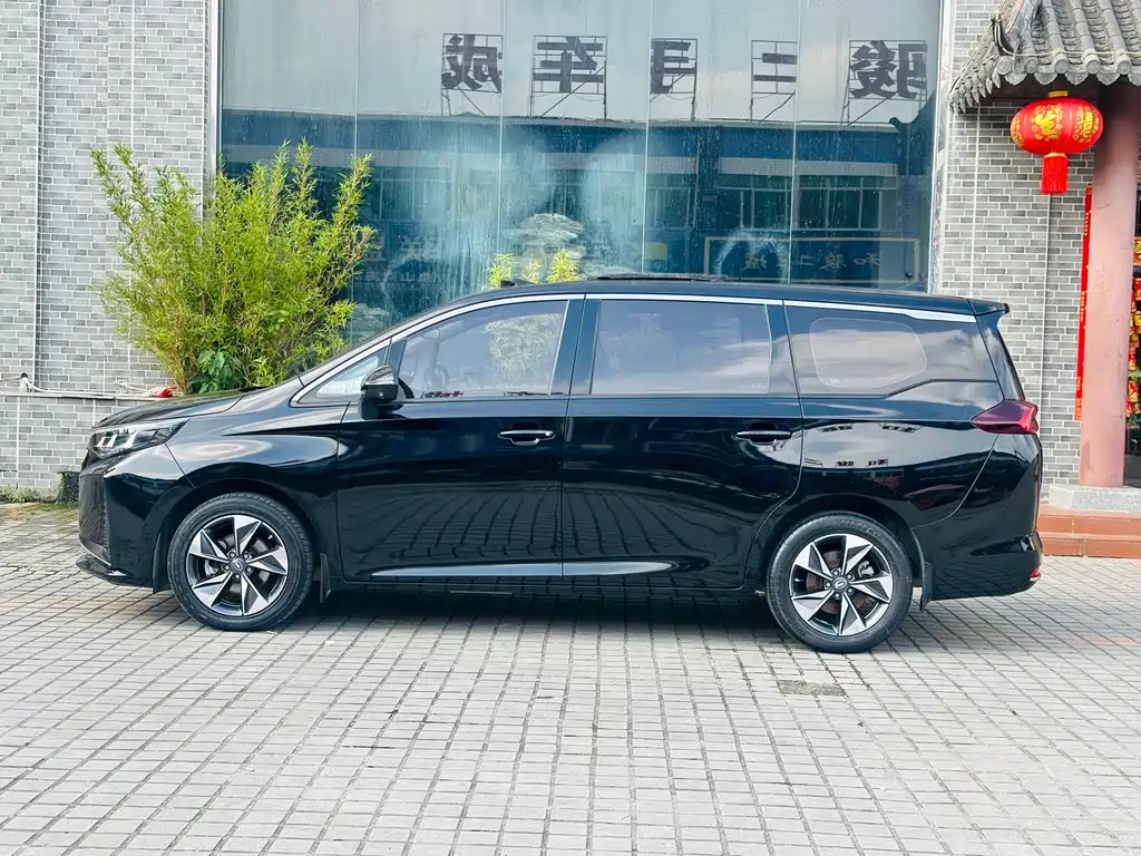 GAC Motor Trumpchi M6 2021 — фото 3