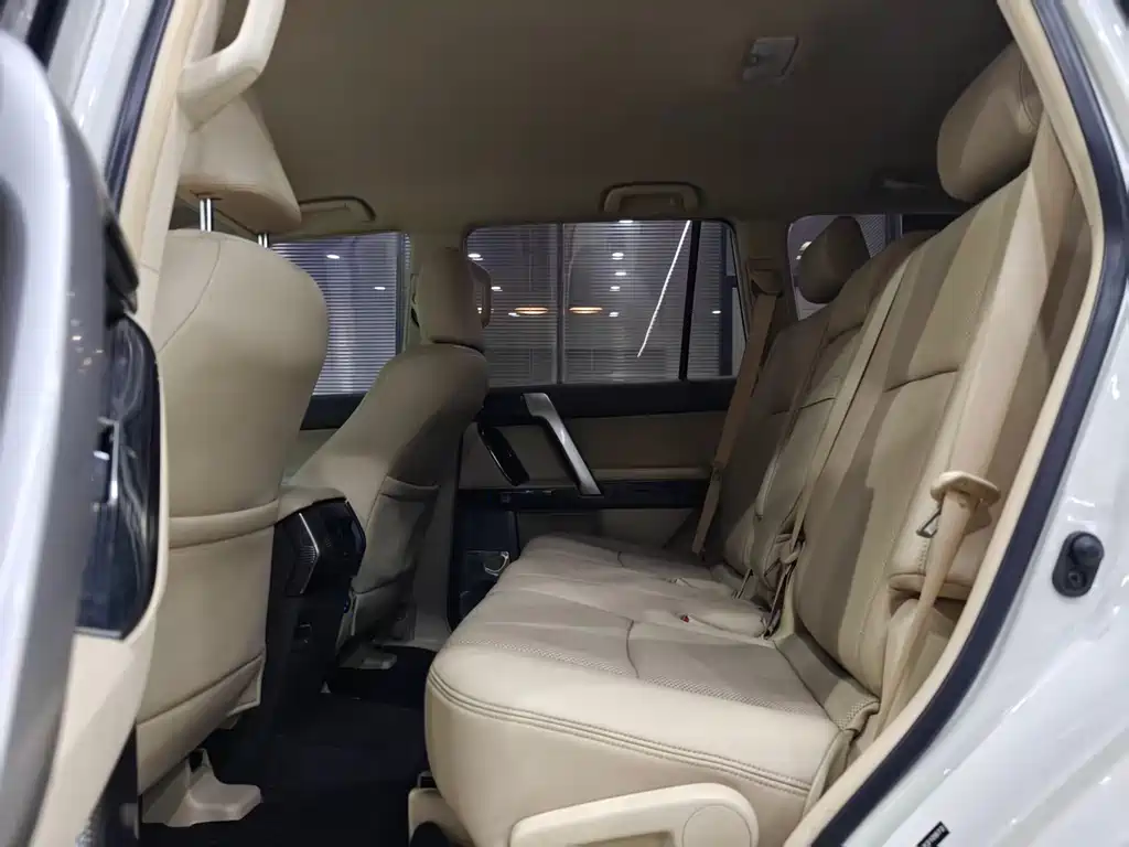 Toyota Prado 2019 — фото 18
