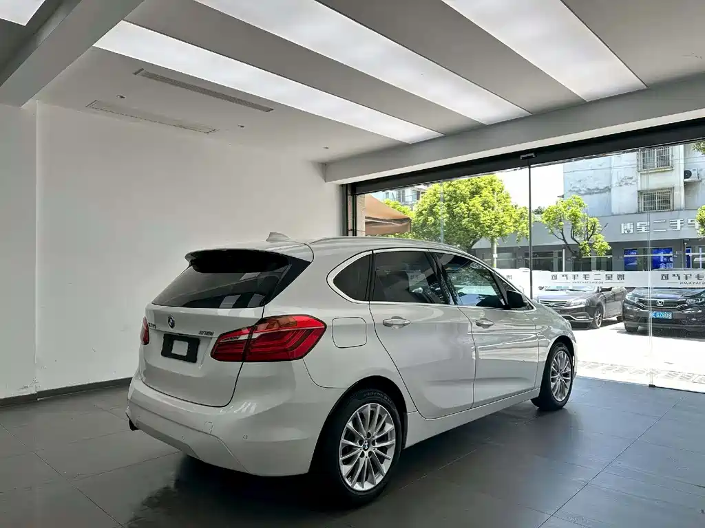 BMW 2 Series Active Tourer 2019 — фото 9