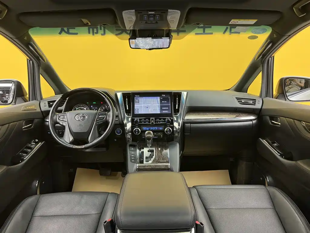 Toyota Alphard 2020 — фото 48