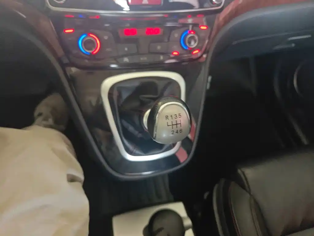 Haval H6 2015 — фото 15