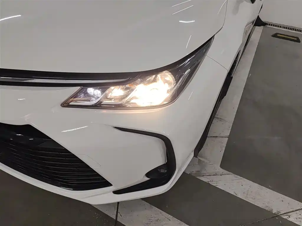 Toyota Corolla 2023 — фото 24
