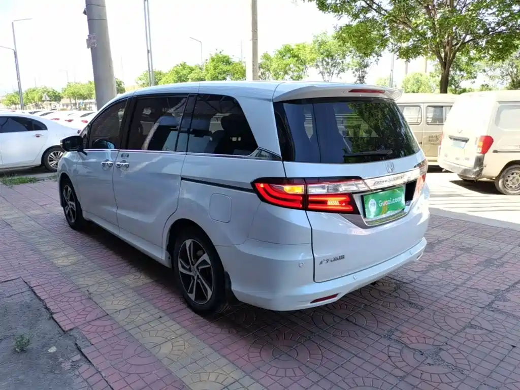 Honda Odyssey 2017 — фото 5