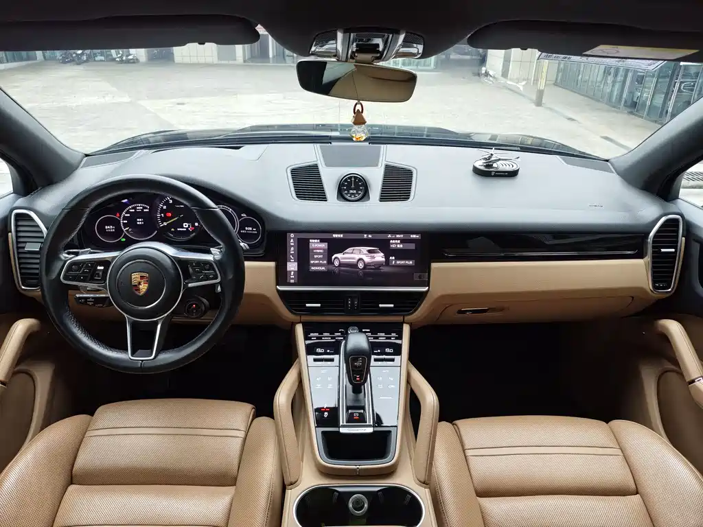 Porsche Cayenne Hybrid 2020 — фото 13
