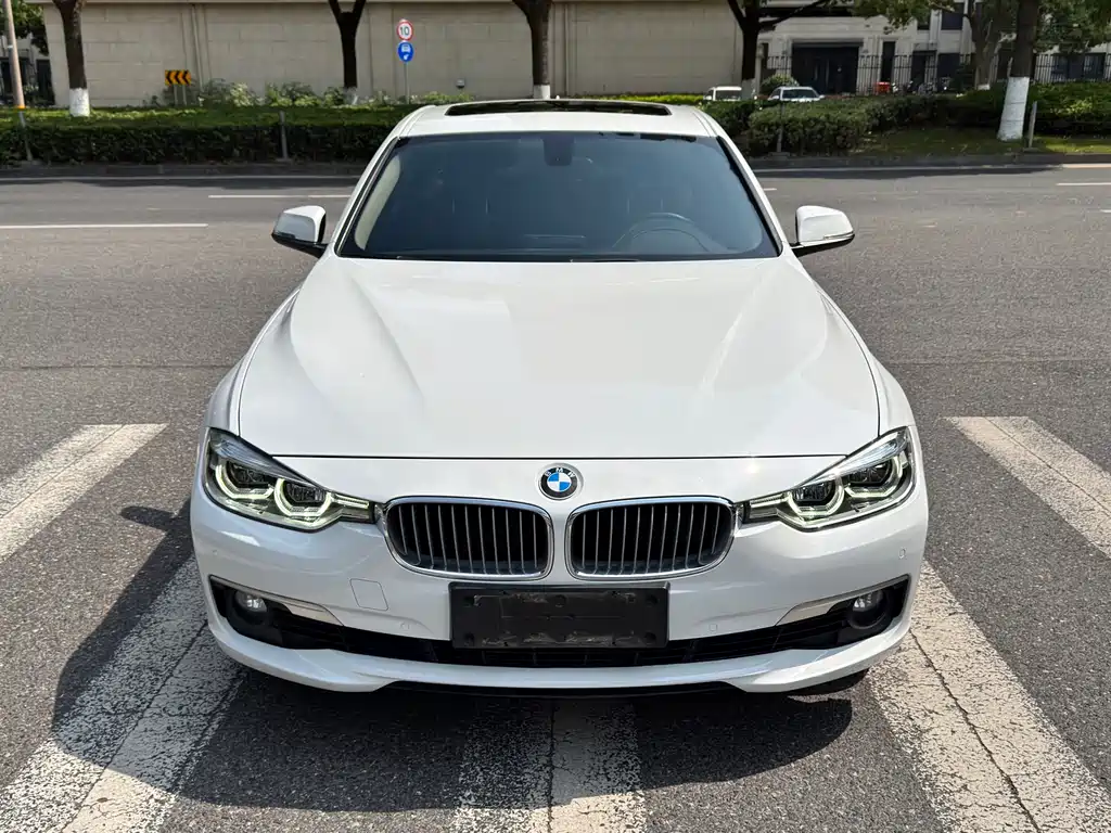 BMW 3 Series 2018 — фото 2