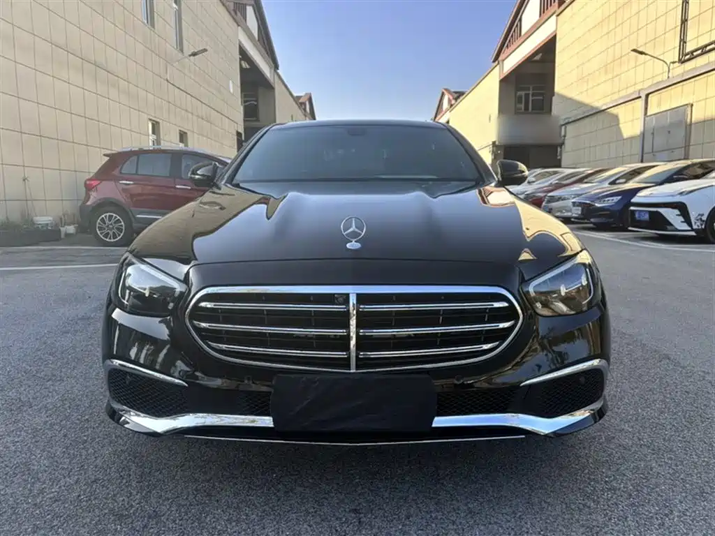 Mercedes-Benz E-Class 2023 — фото 25