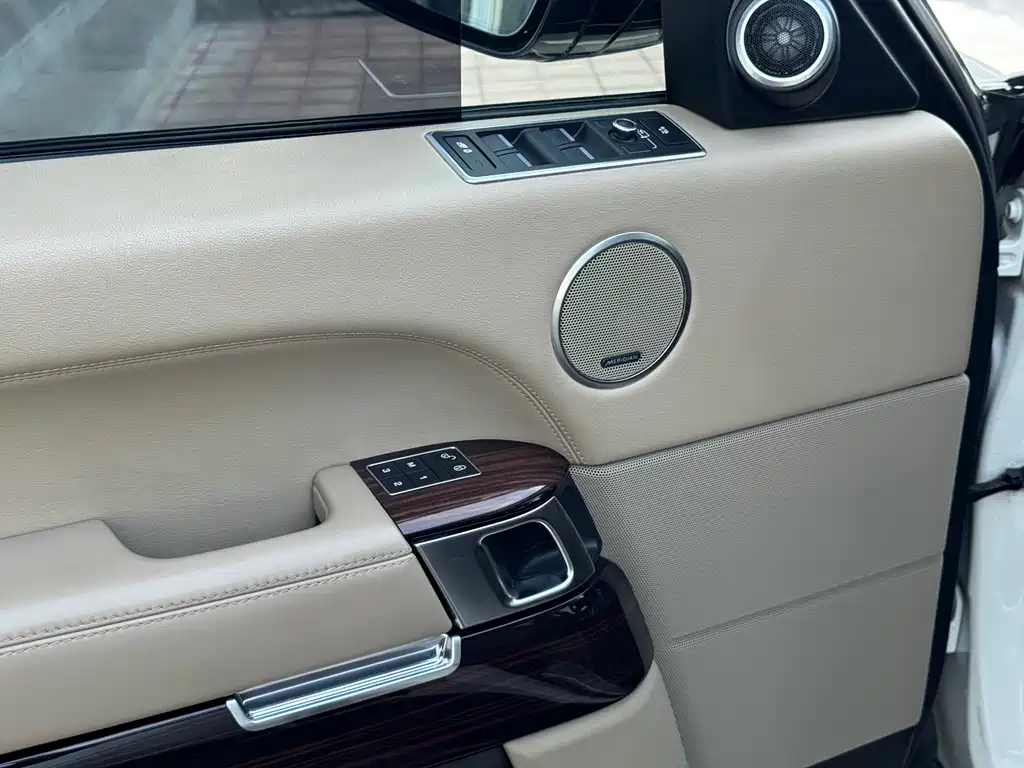 Land Rover Range Rover 2018 — фото 11