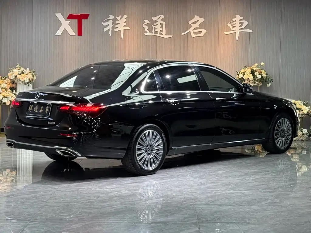 Mercedes-Benz E-Class 2023 — фото 24