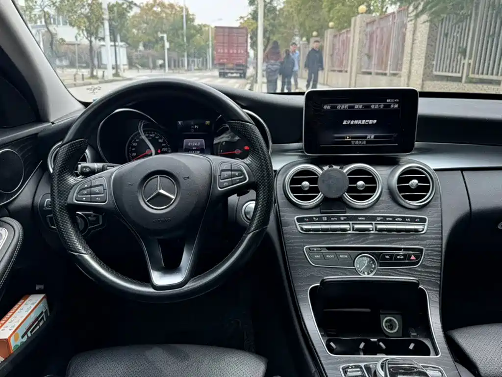 Mercedes-Benz C-Class 2016 — фото 18