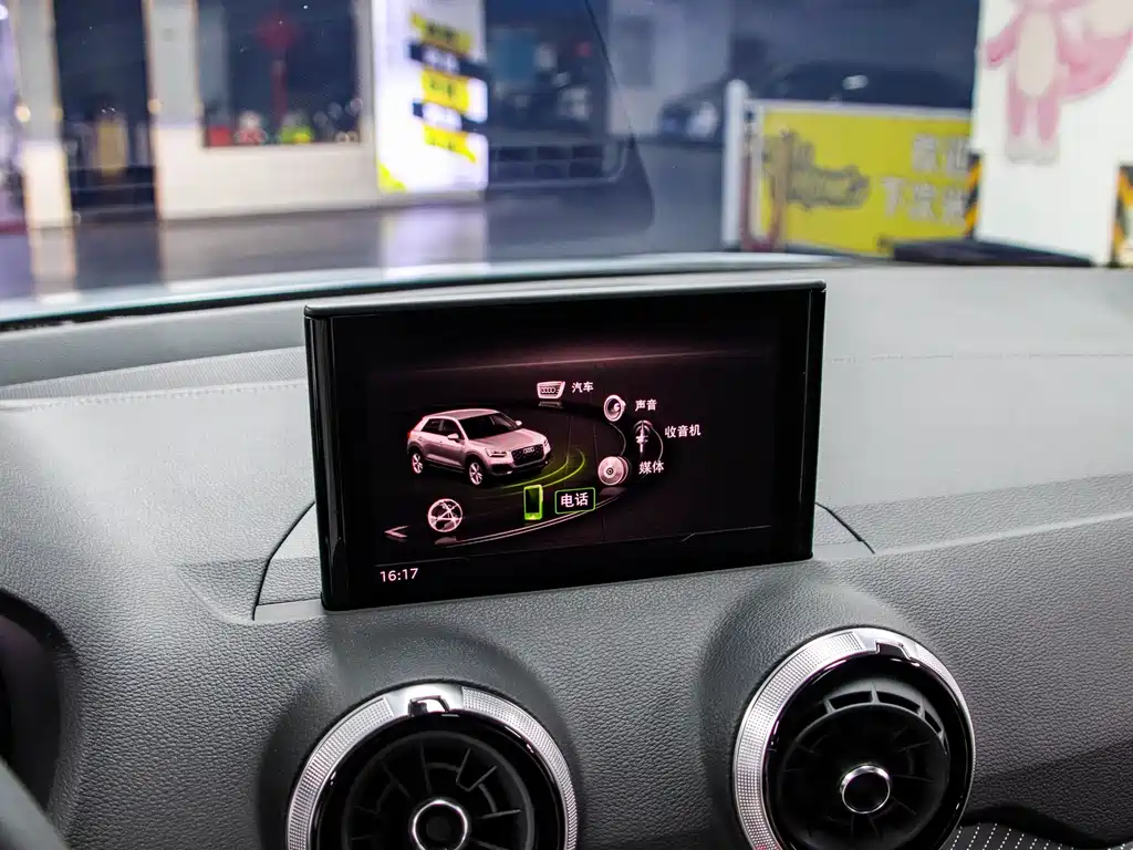 Audi Q2L 2022 — фото 8