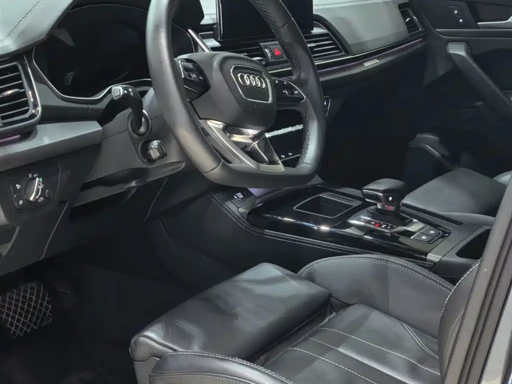 Audi Q5L 2022 — фото 16
