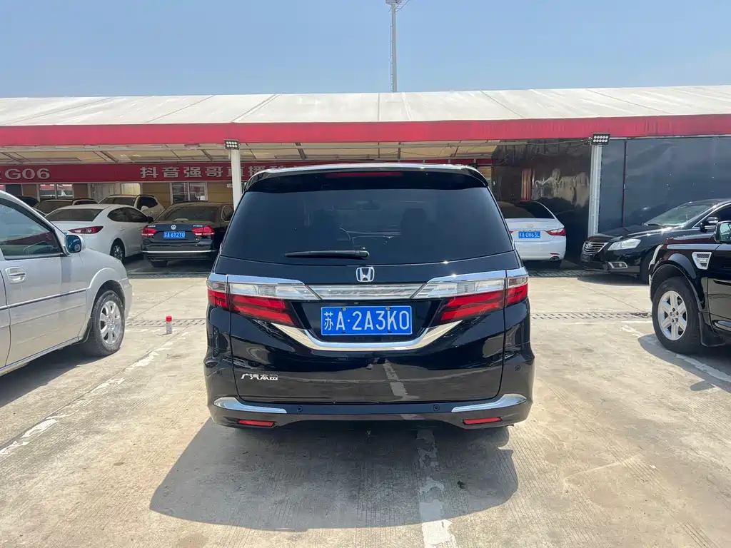 Honda Odyssey 2016 — фото 22