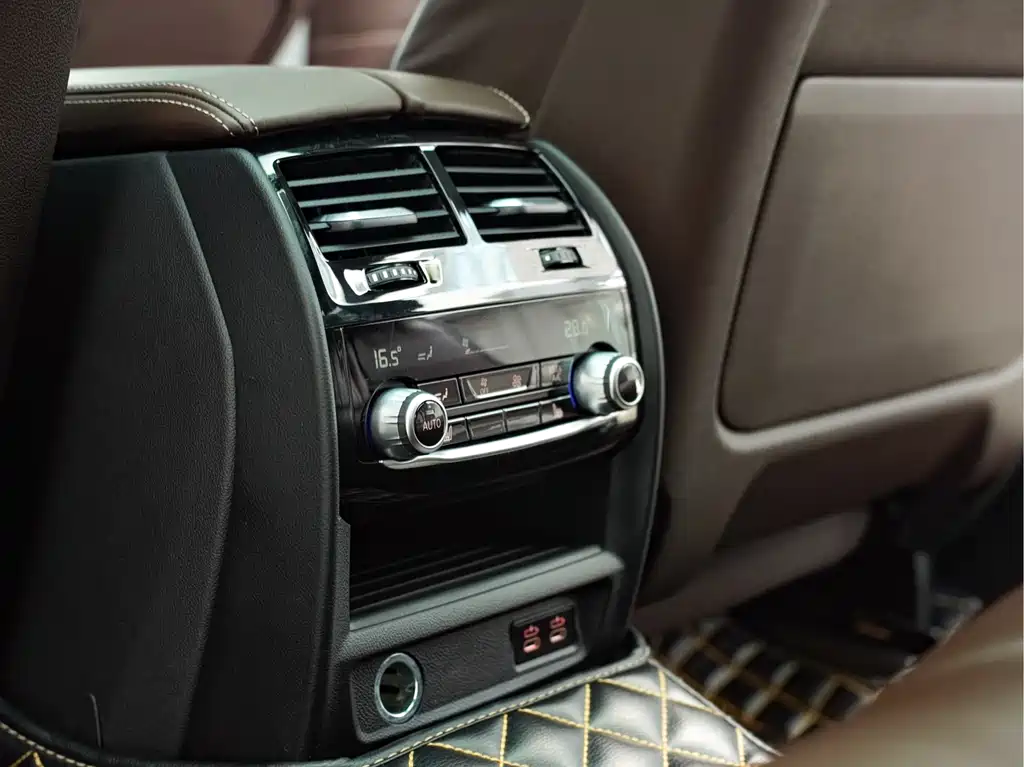 BMW 6 Series GT 2021 — фото 17