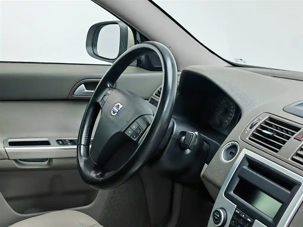 Volvo S40 2011 — фото 22