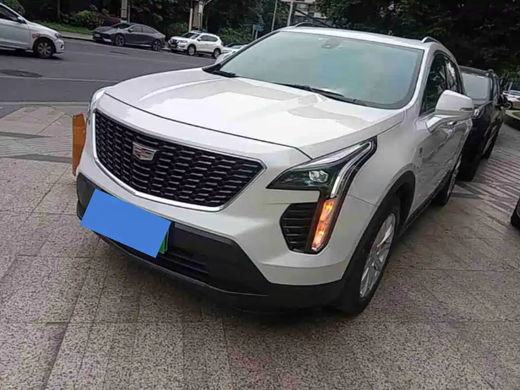 Cadillac XT4 2021 — фото 1