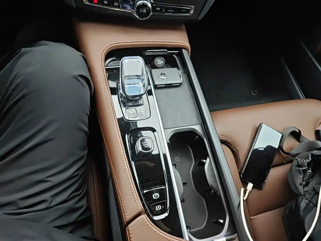 Volvo S90 2025 — фото 21