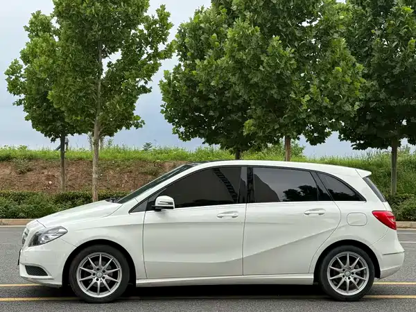 Mercedes-Benz B-Class 2013