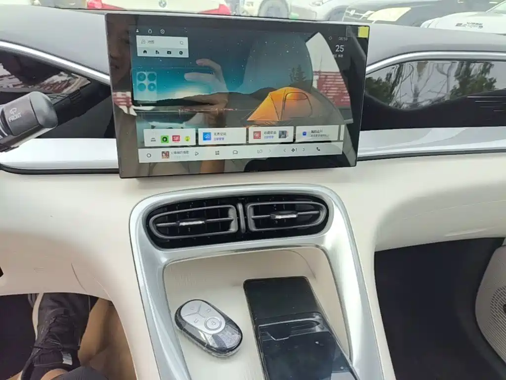 Geely Galaxy Starwish 2026 — фото 13