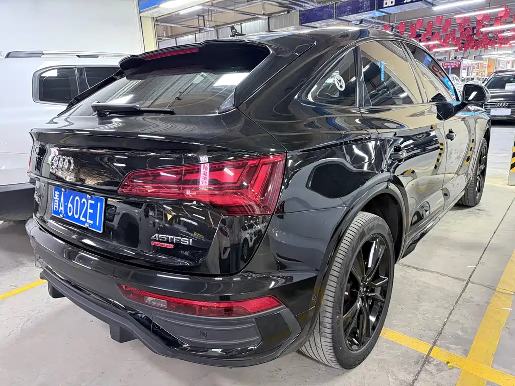 Audi Q5L Sportback 2022 — фото 19