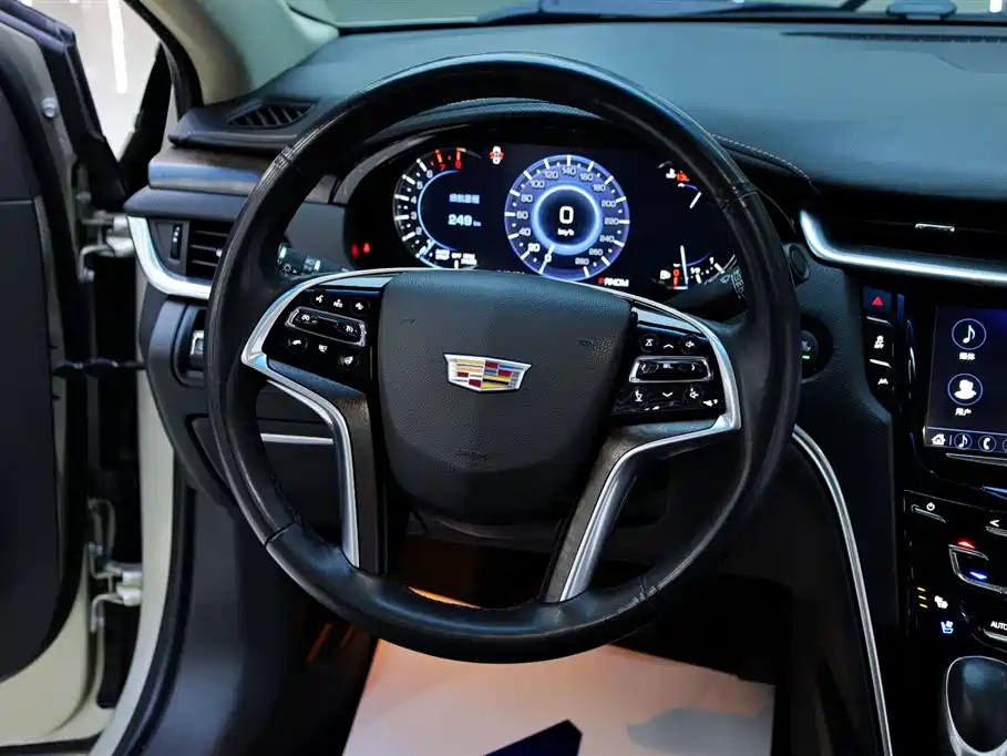 Cadillac XTS 2018 — фото 24