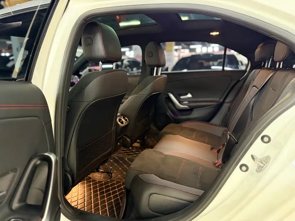 Mercedes-Benz A-Class 2023 — фото 9