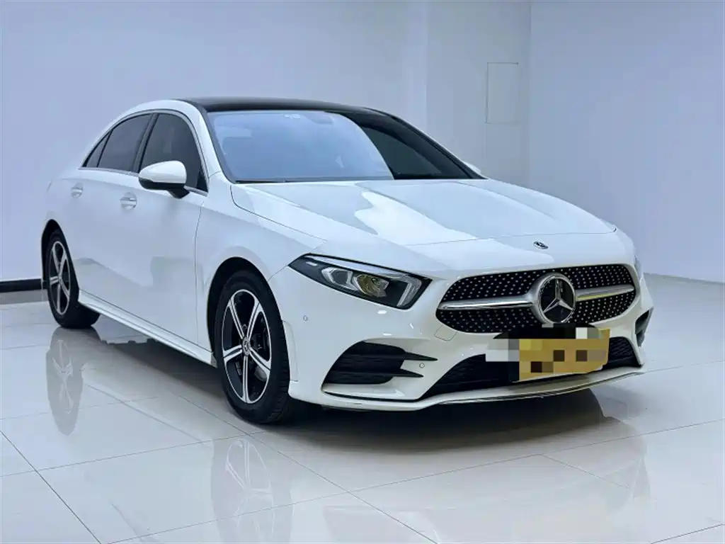 Mercedes-Benz A-Class 2023 — фото 3