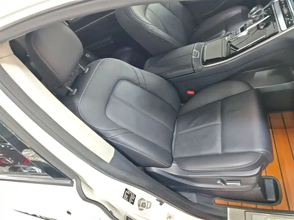 GAC Motor Trumpchi M8 2021 — фото 25
