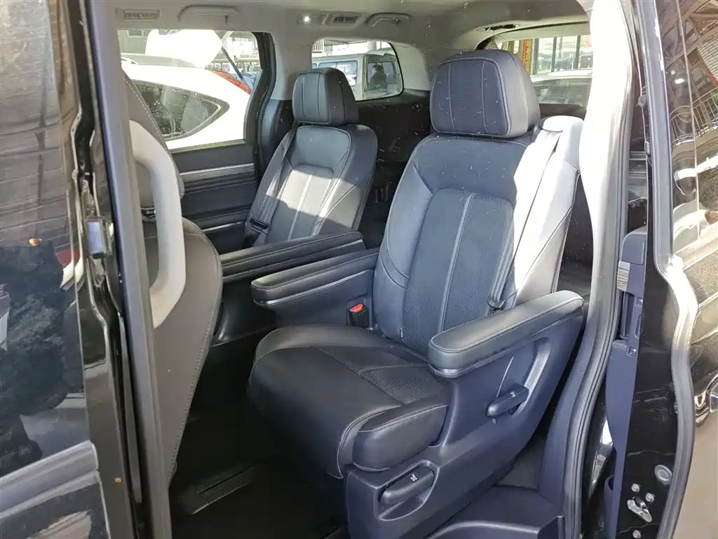 GAC Motor Trumpchi M8 2022 — фото 17