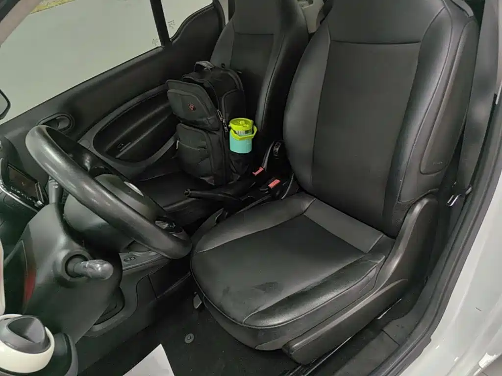 smart fortwo 2016 — фото 15