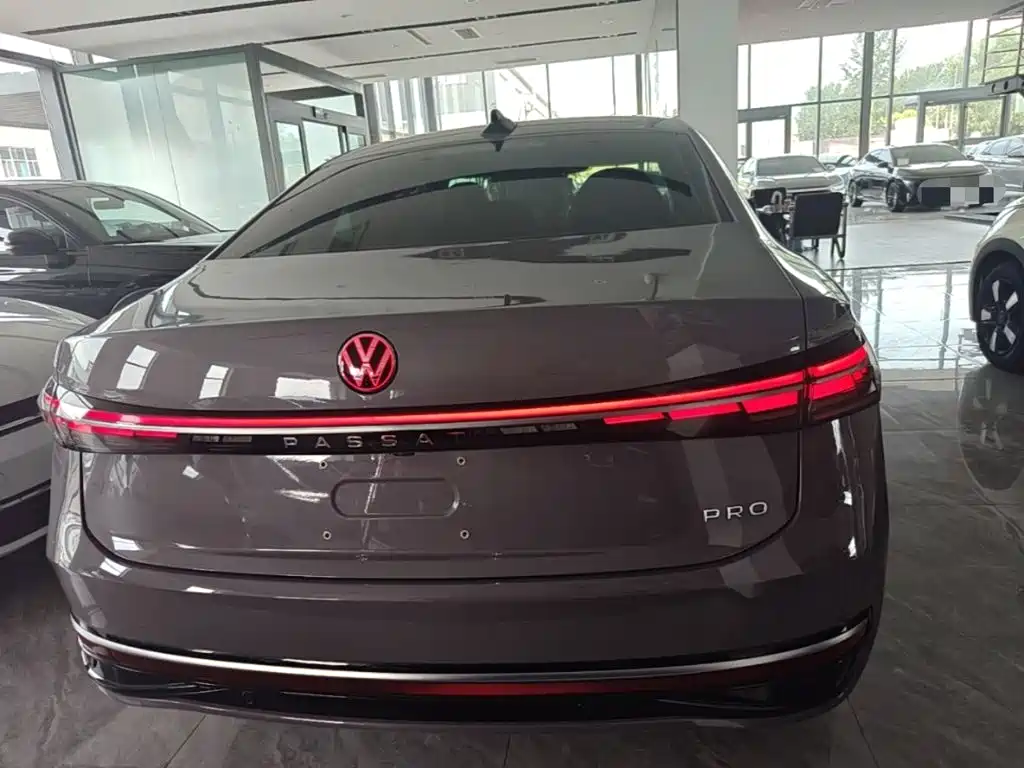 Volkswagen Passat 2024