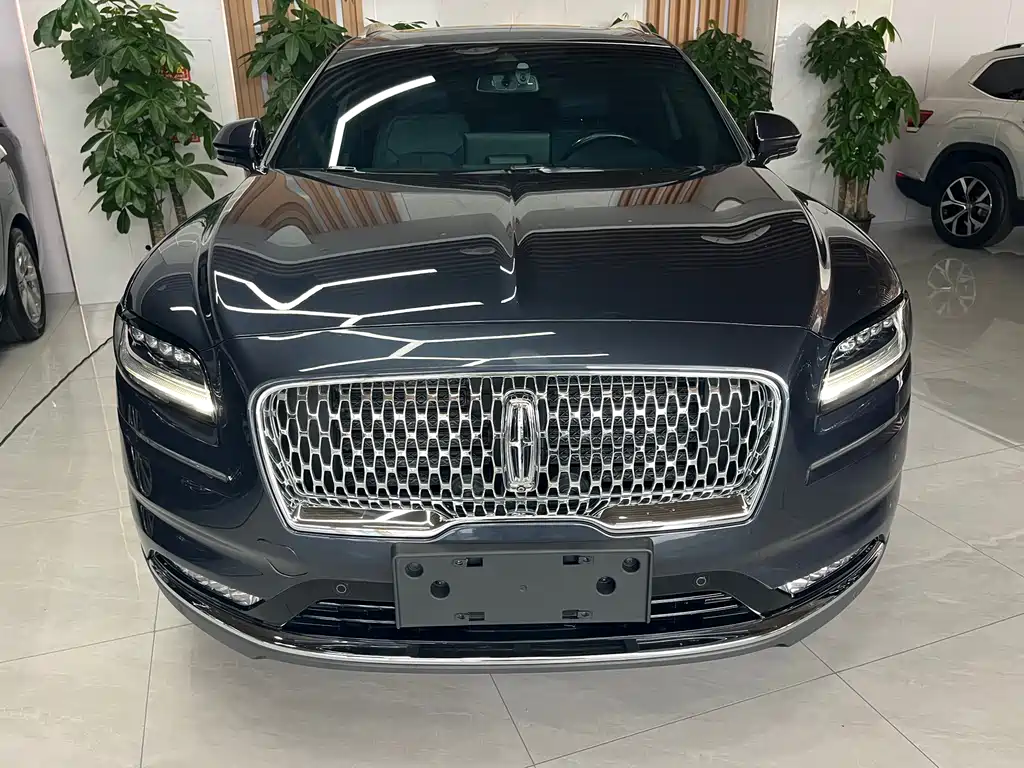 Lincoln Nautilus 2021
